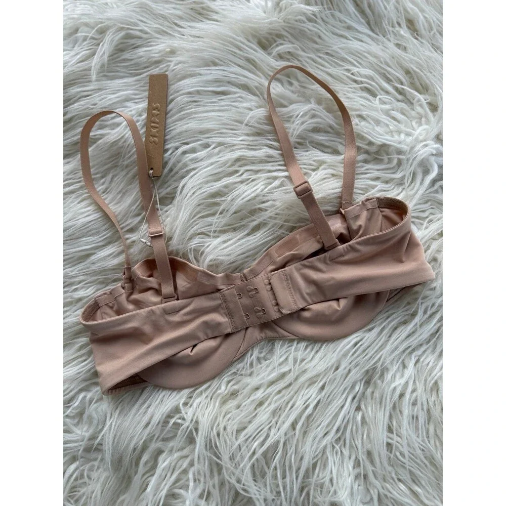 Skims Smoothing Intimates Strapless Bra Clay Size 32C